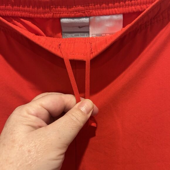 Nike Women’s Athletic Unlined‎ Capris Red Black And White Logo Size Large 12/14 - Picture 3 of 9